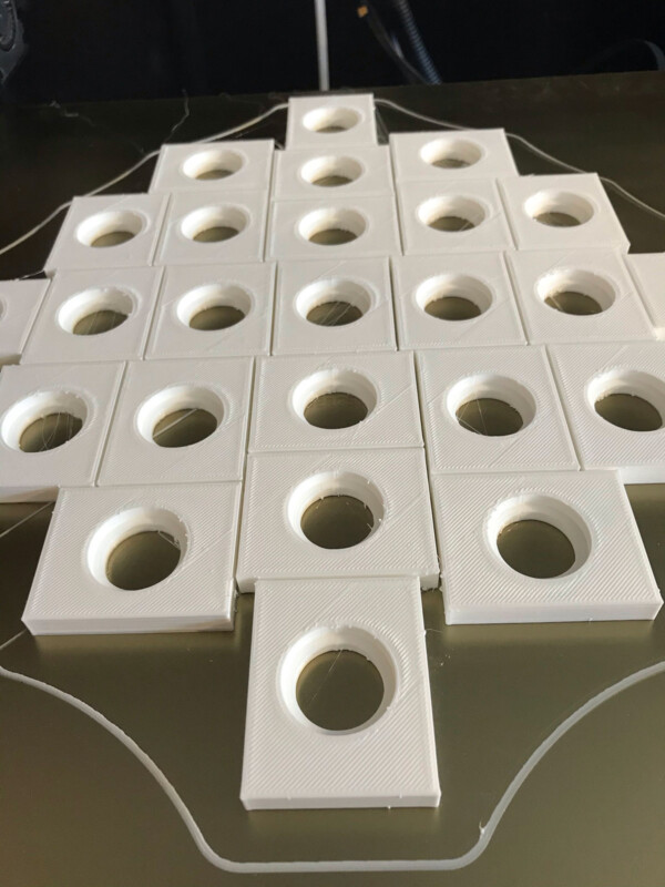 3529309617